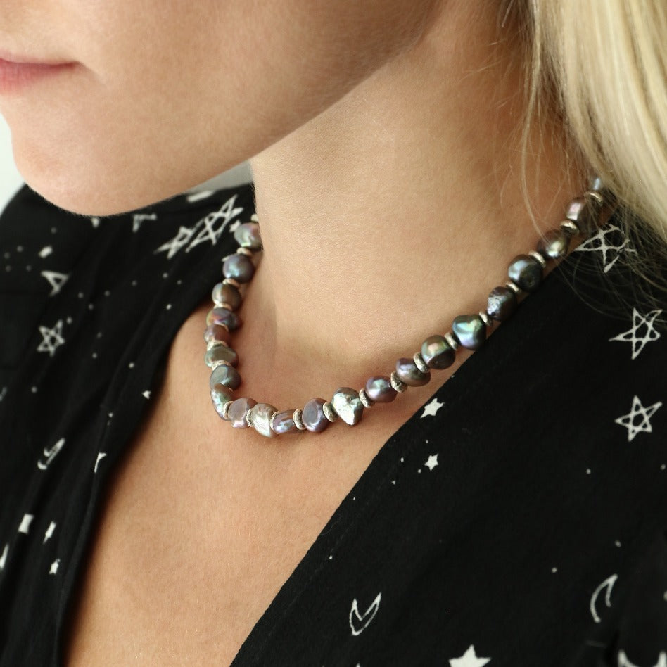 Black Pearl Necklace with a Toggle ClaspBlack Pearl Necklace with a Toggle Clasp // Silver