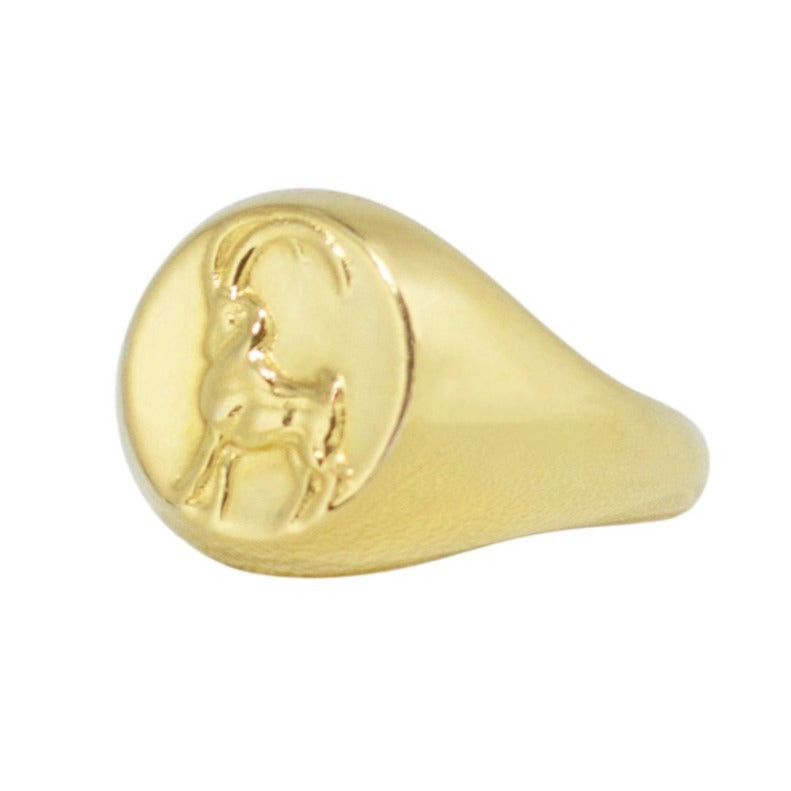 Signet ring capricorn // Gold