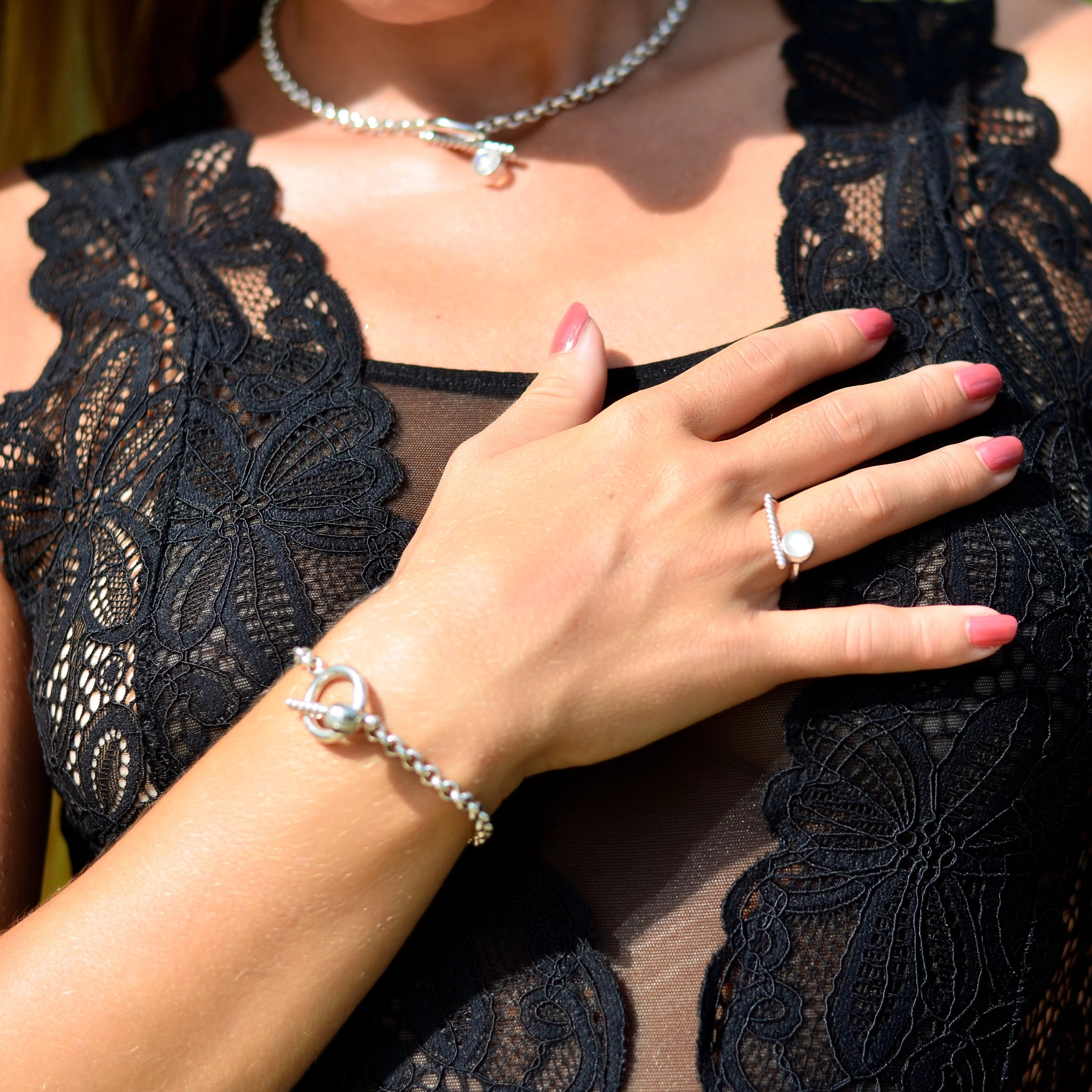 Rolo Chain Moonstone Bracelet with a Toggle clasp // Silver