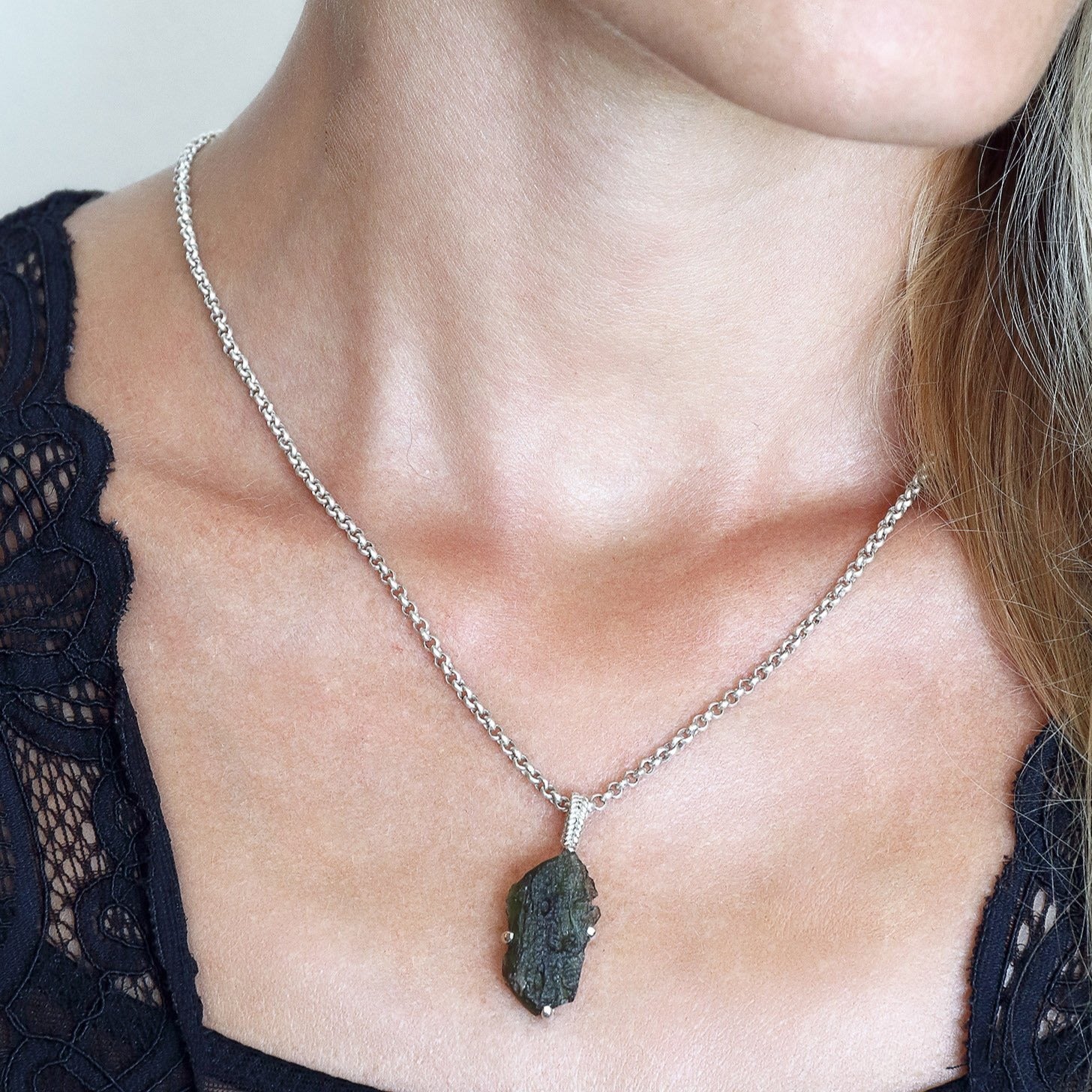 Women's necklace with moldavite in Sterling Silver 5 gr