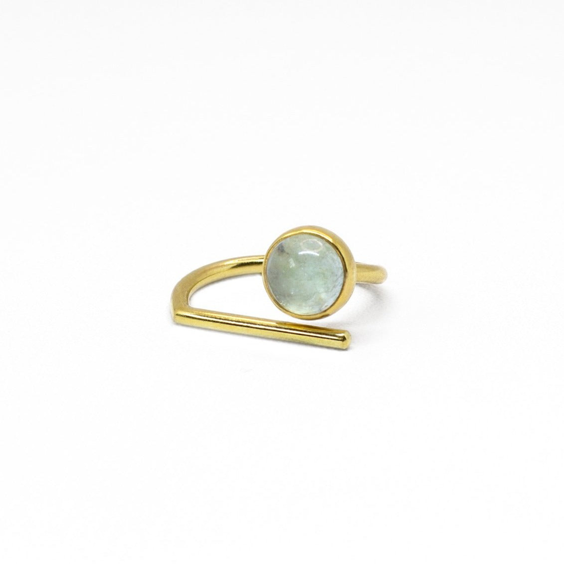 Aquamarine ring // Gold