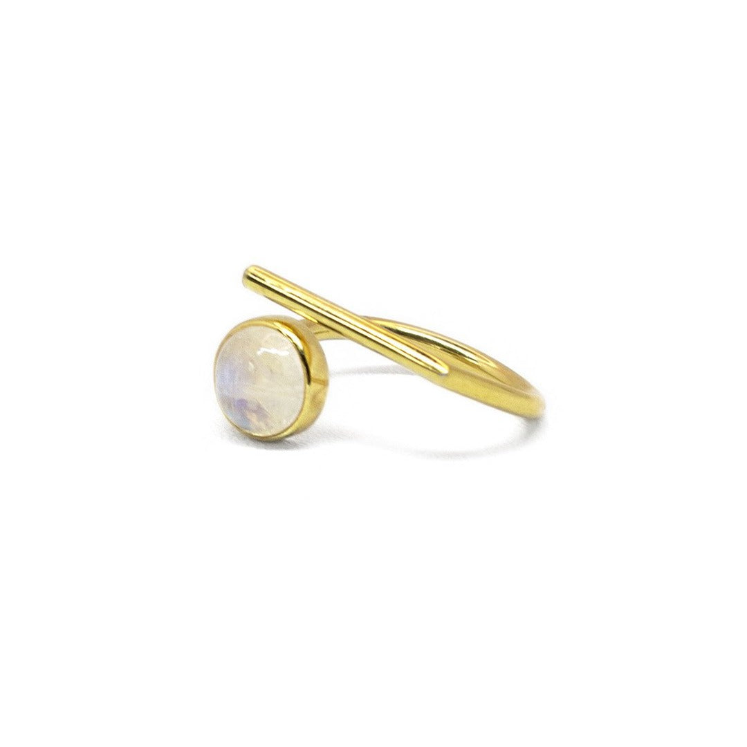 Moonstone ring // Gold