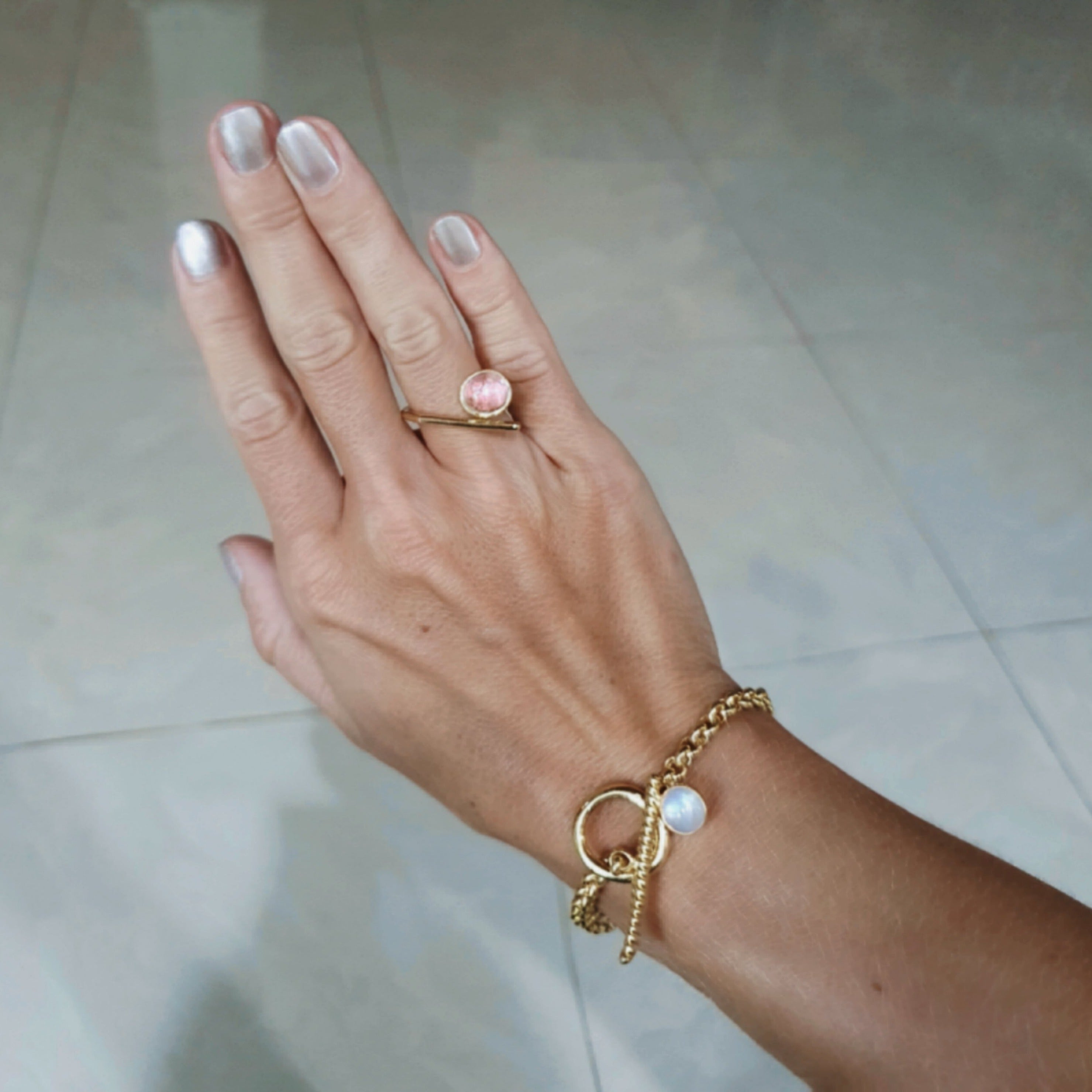 Rolo Chain Moonstone Bracelet with a Toggle clasp // Gold