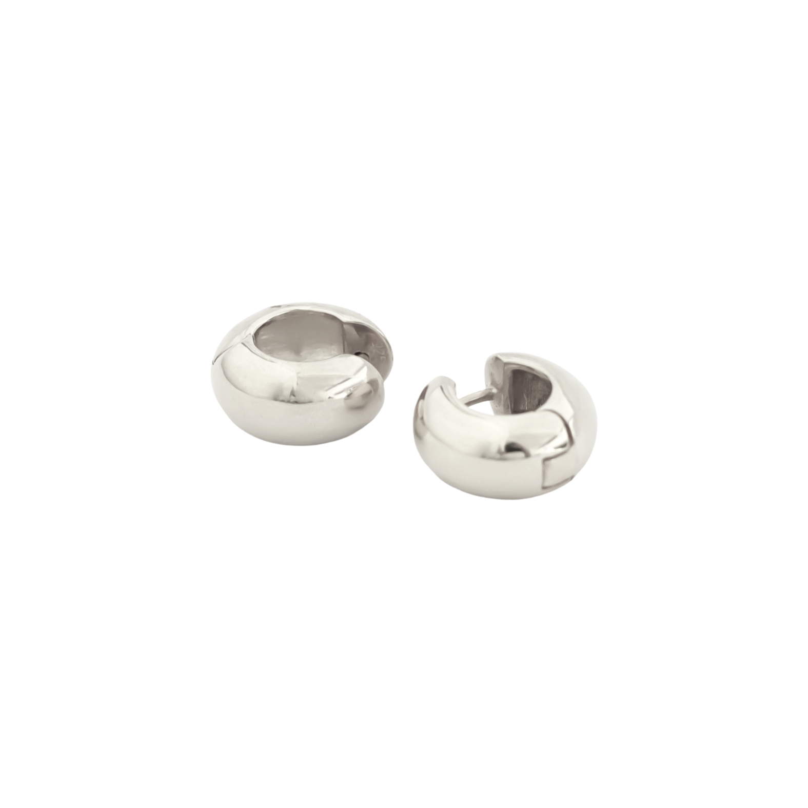 Sterling silver huggie hoop earrings, thick hoop earrings, small hoop earrings, hoops, silver hoops, small hoops, silver earrings // Silver